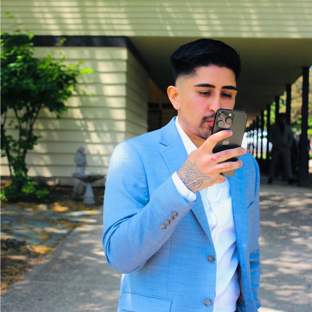 Meet your Posher, Jj